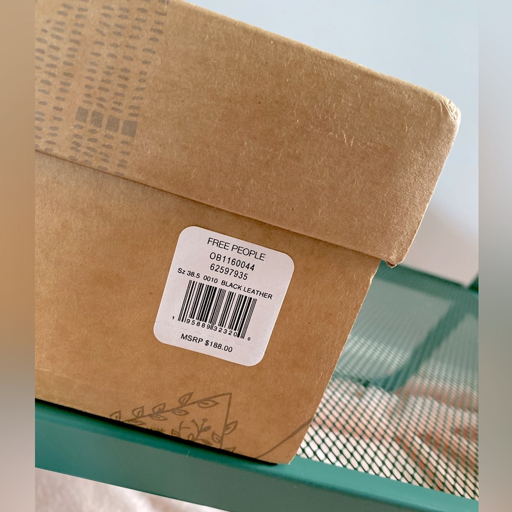 Free People James Chelsea Boots ✨ Black Leather Size 8.5 | 38.5 | heeled - Picture 12 of 16